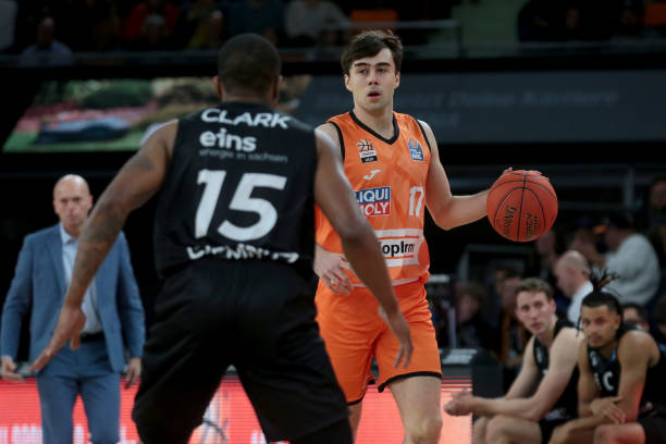 一直以来都 一直以来都